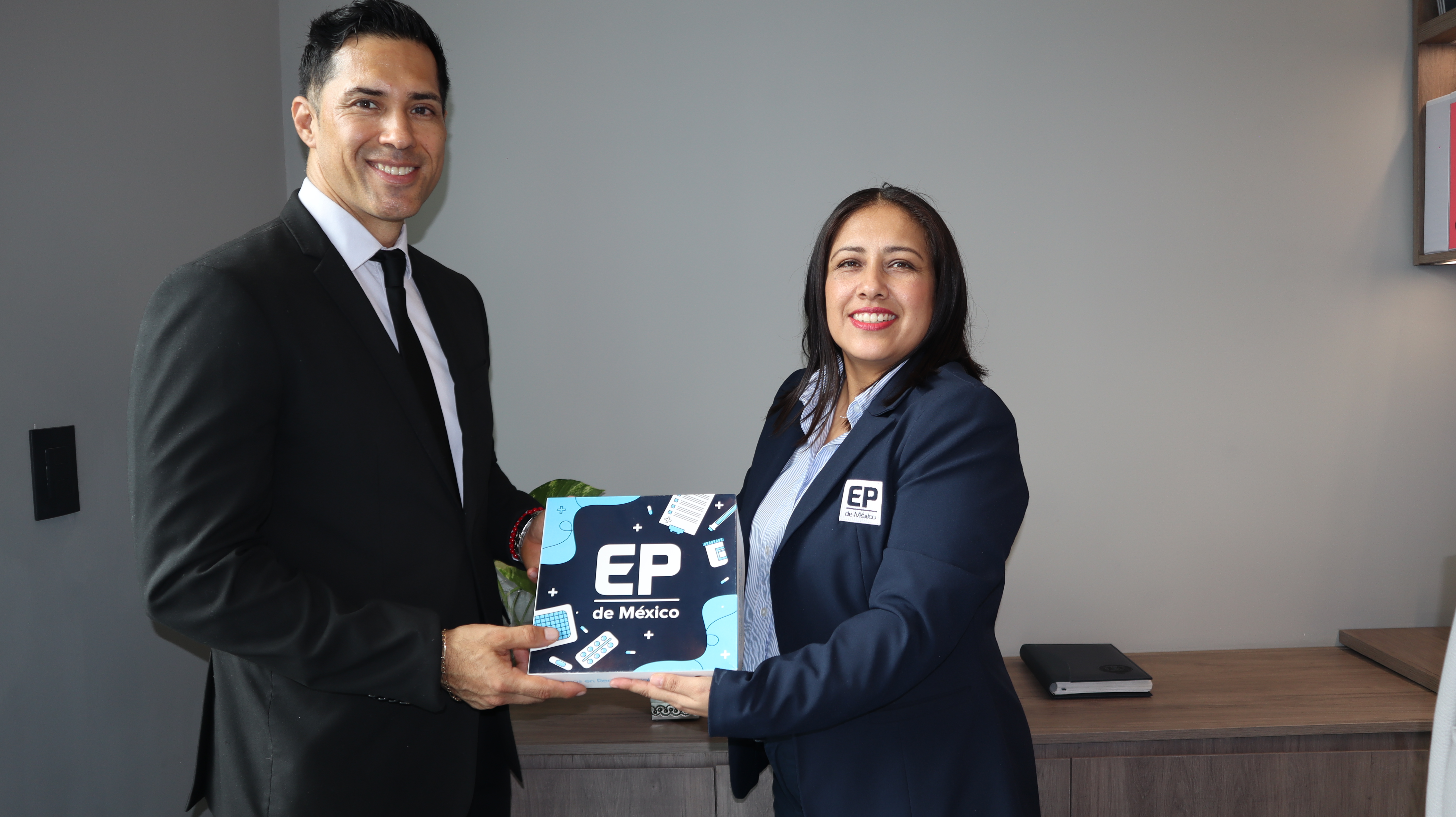Entrega de kit de bienvenida EP
